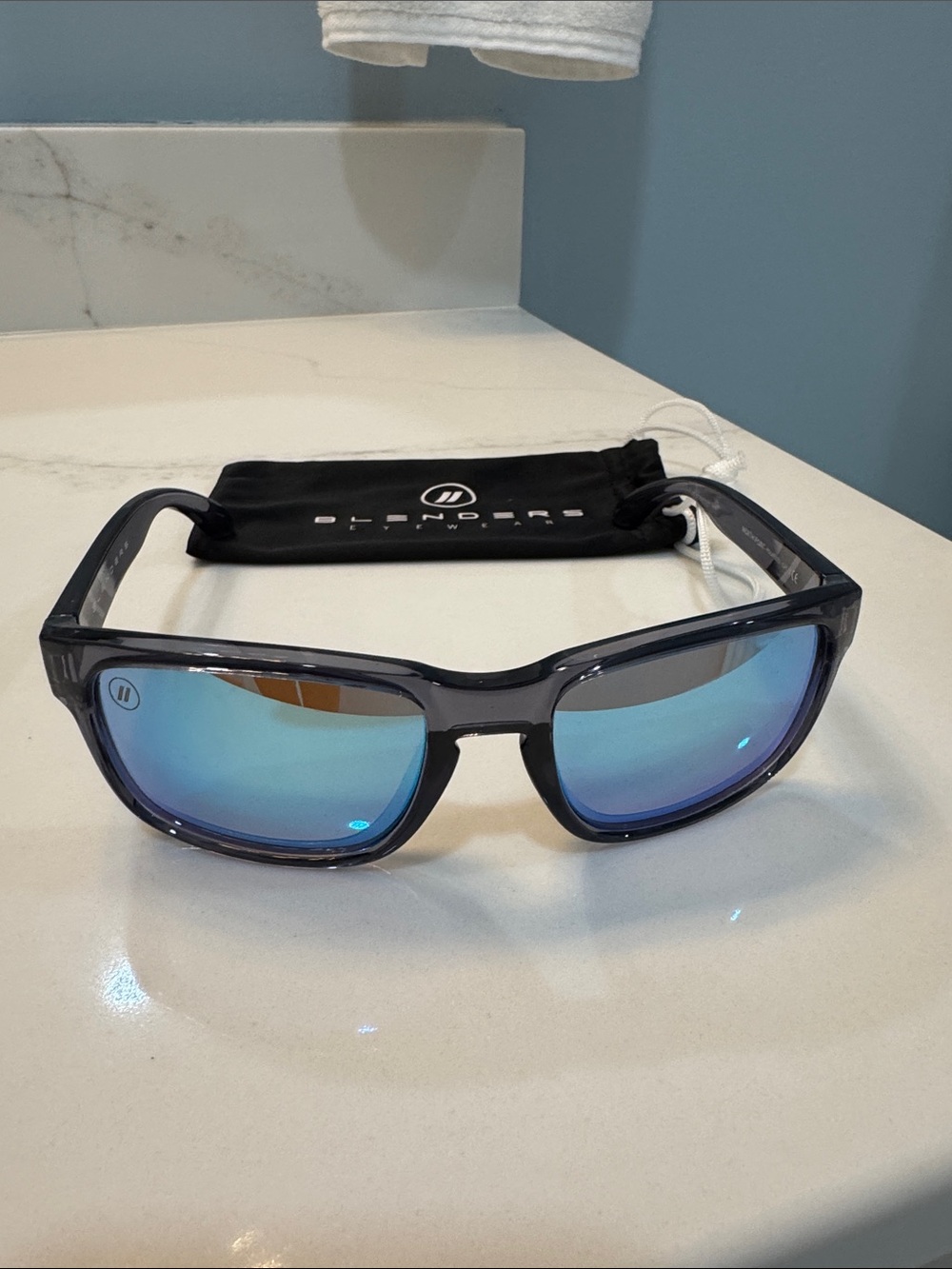 Blue Mirrored Lens Men's Sunglasses